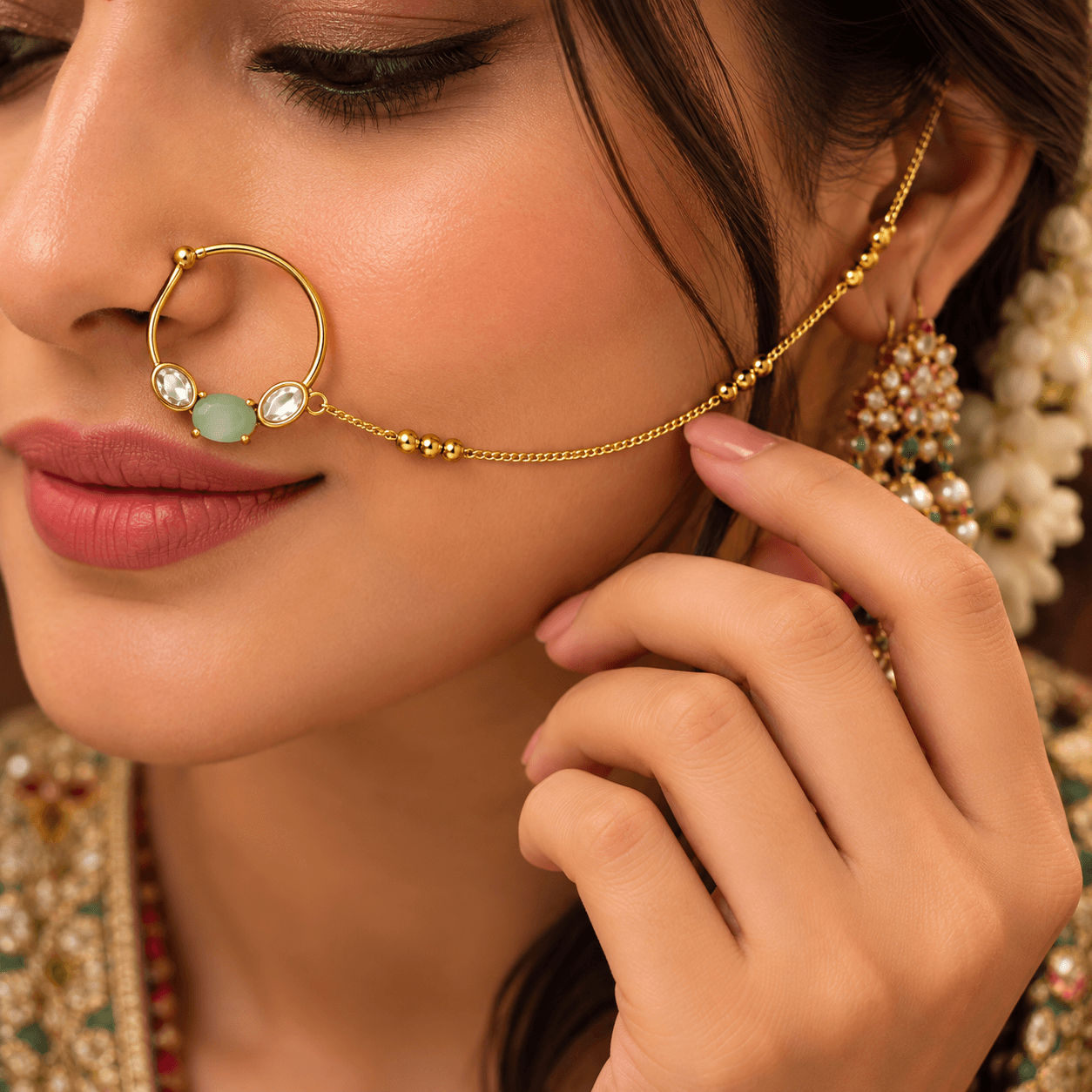 Antique Kundan Nathni with Chain — view 2